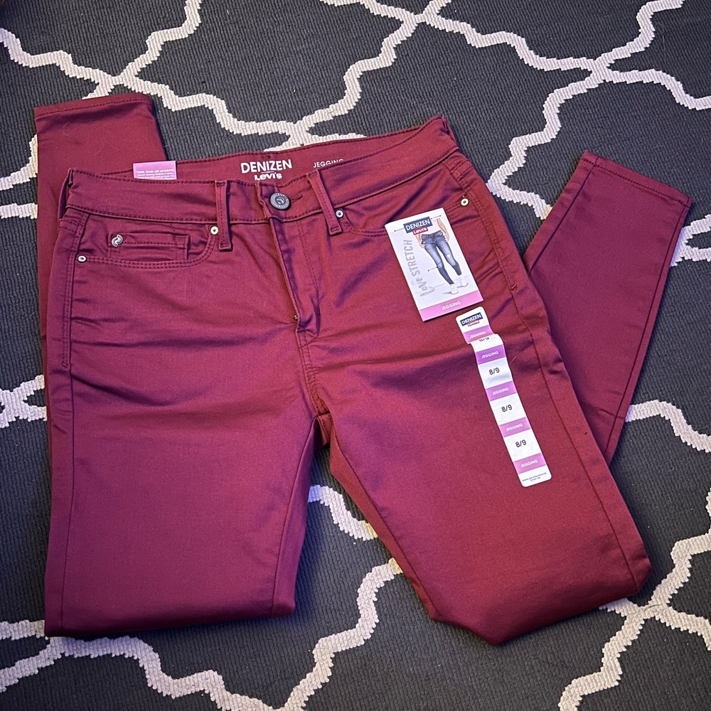 NWT Cranberry Levi Denizen Jeggings